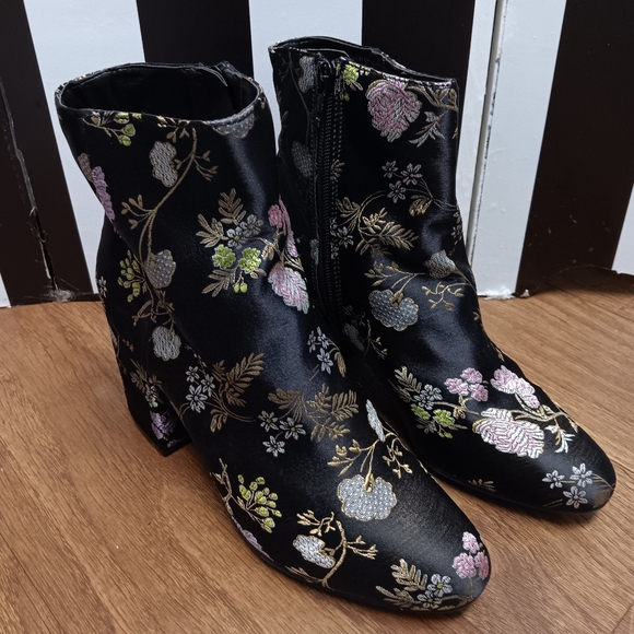 Carlos Santana Shoes - Carlos Santana chunky boots
